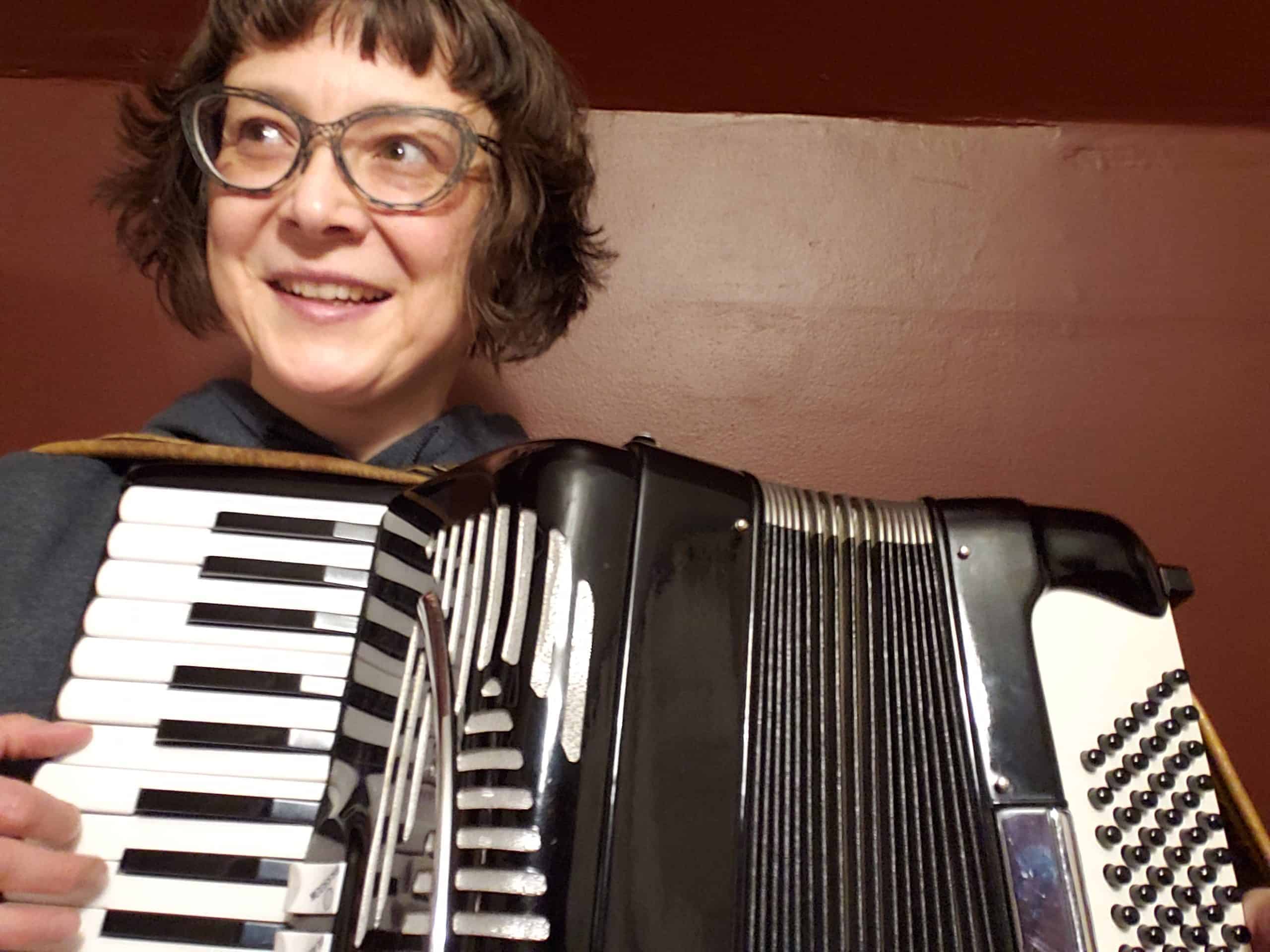 Share some music with accordion jam sessions